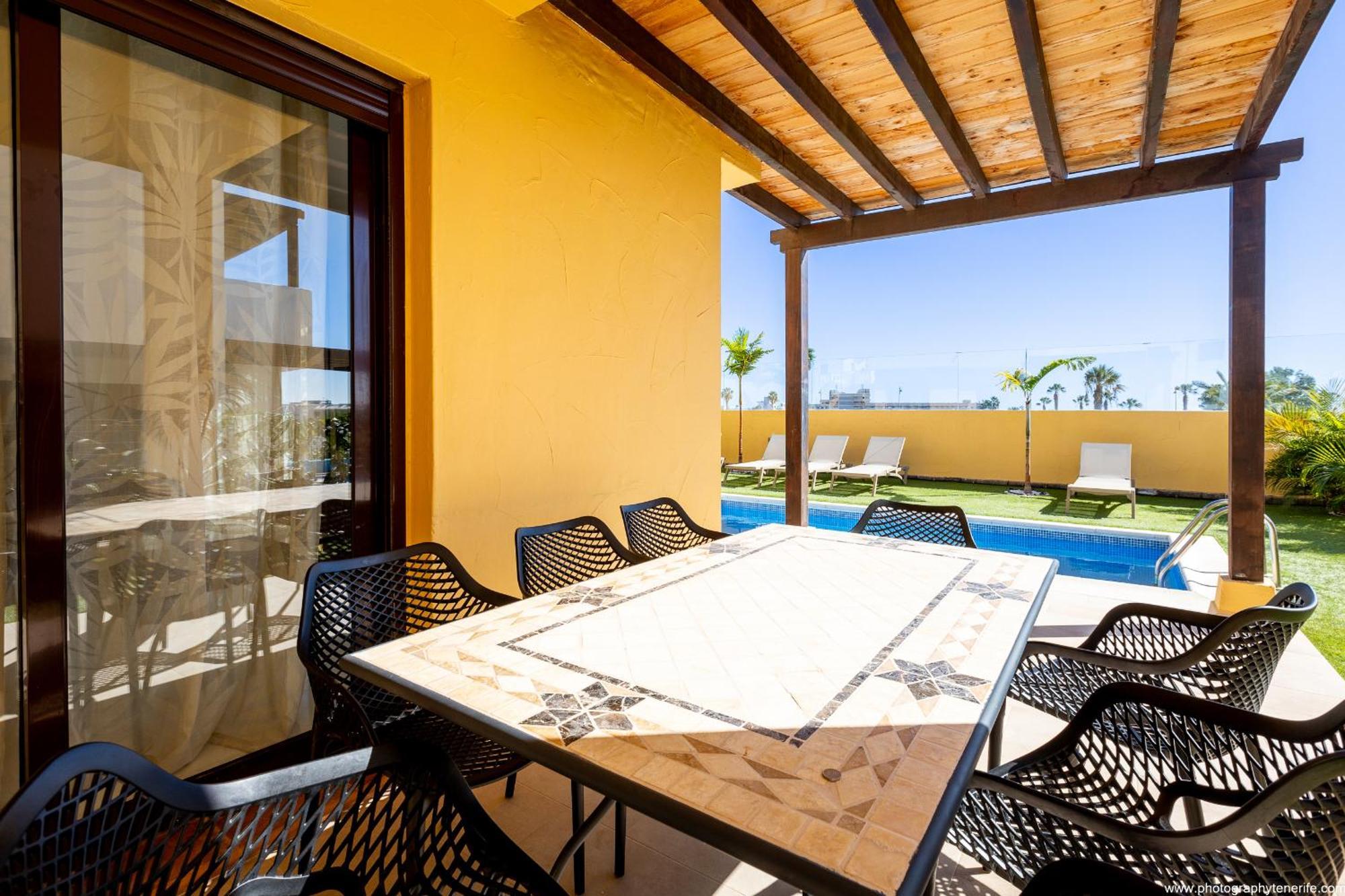 Villa With 4 Bedrooms And Private Heated Pool San Miguel de Abona Exterior photo
